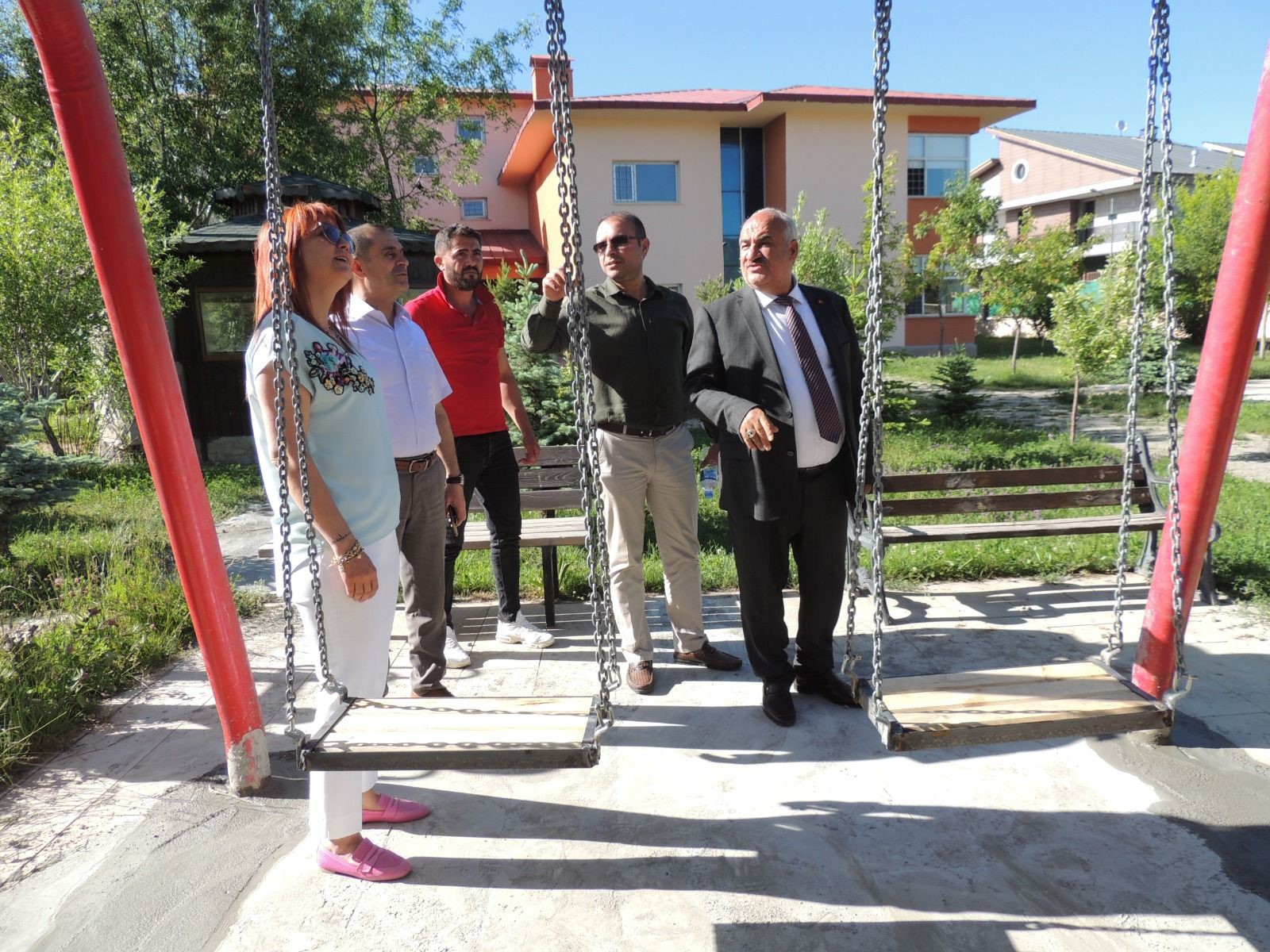 AZİZİYE BELEDİYESİNDEN DEVLET KORUMASINDAKİ ÇOCUKLARA PARK DESTEĞİ