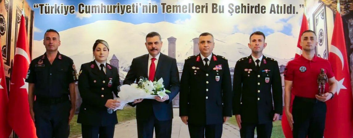 JANDARMADAN KURULUŞ YILDÖNÜMÜ COŞKUSU